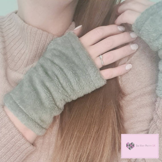 Ladies and men's soft cuddle fleece fingerless gloves