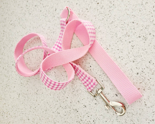 Pink gingham dog lead