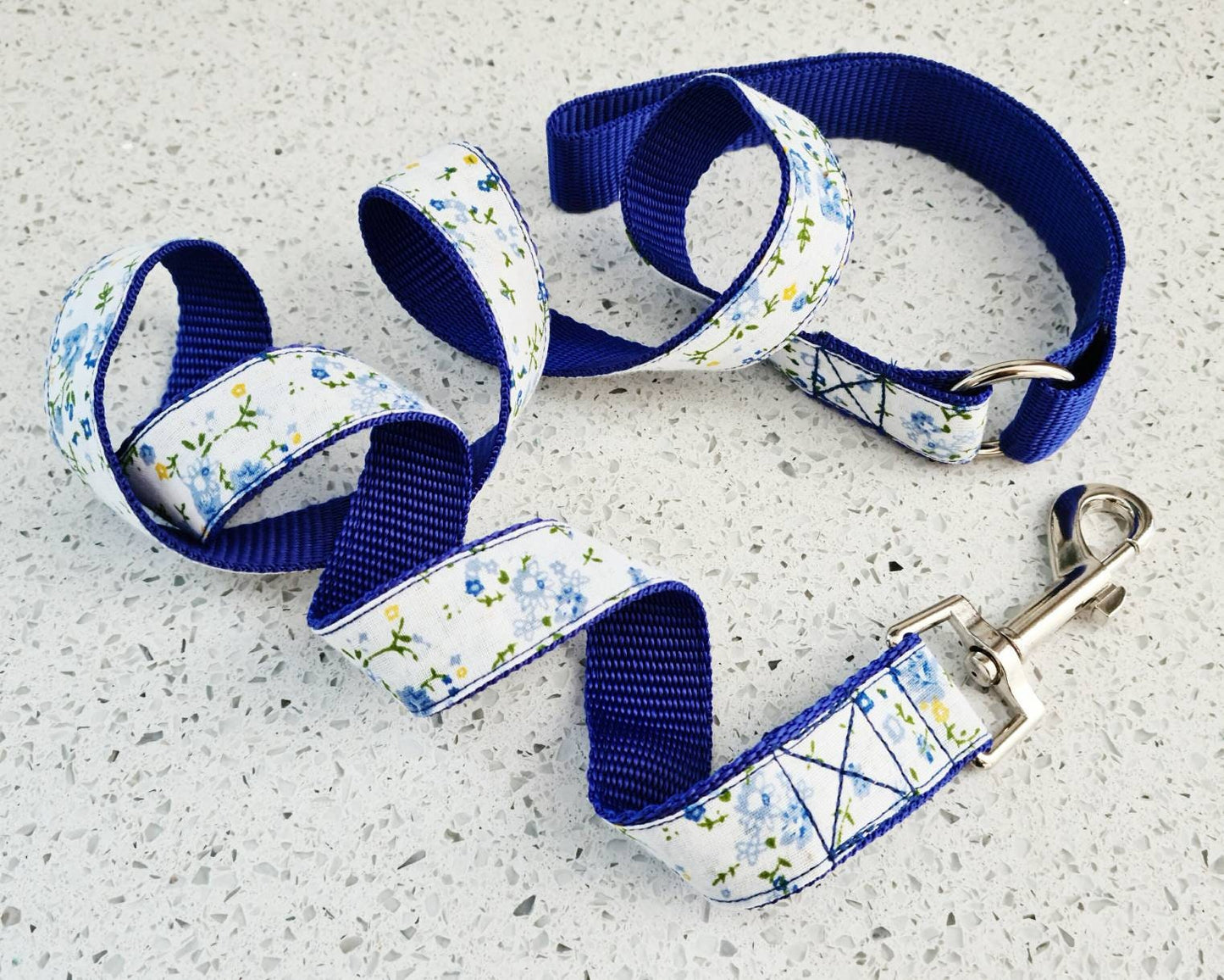 Blue floral dog lead