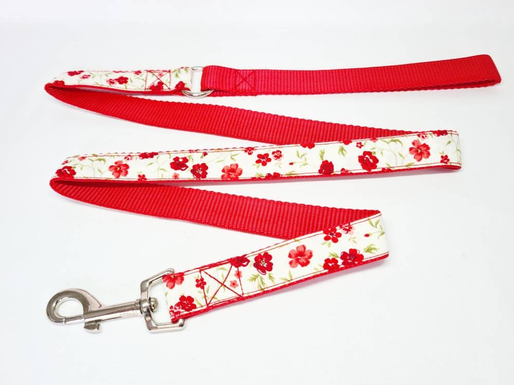 Red floral dog lead