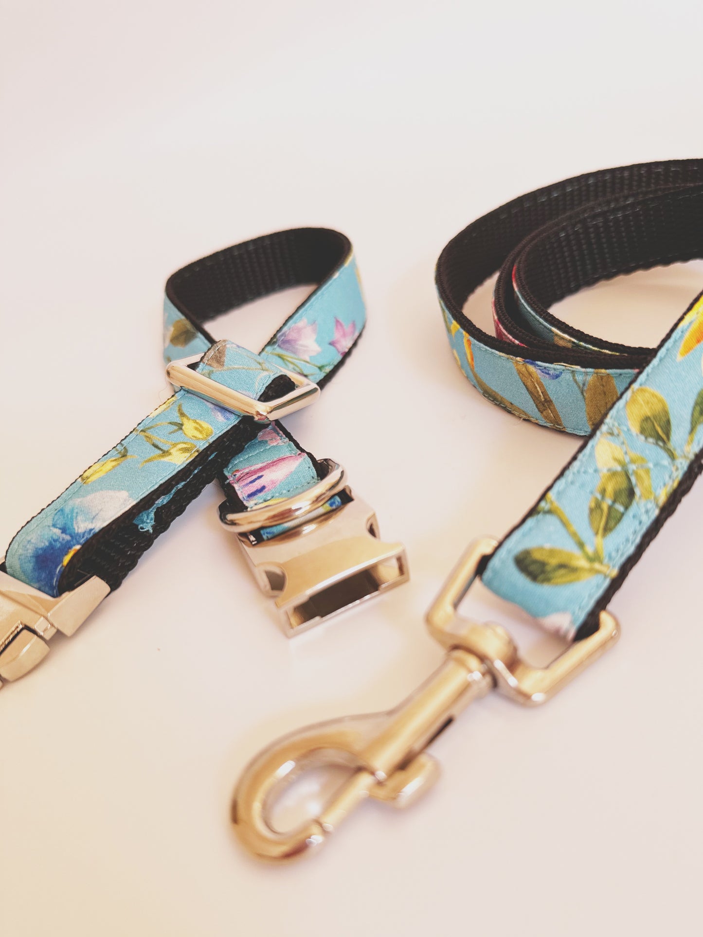 Wild Flowers Dog Lead